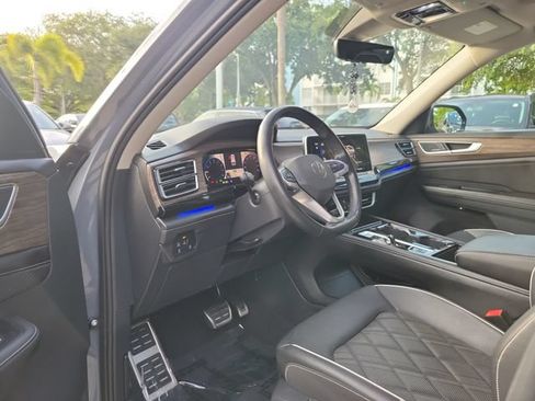 Used 2025 Volkswagen Atlas SEL Premium R-Line AWD/4WD image 10