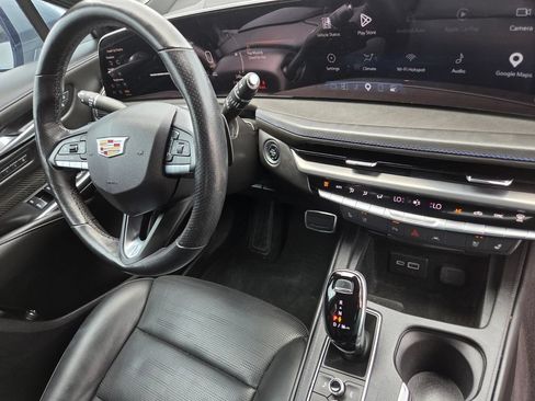 Used 2024 Cadillac XT4 Sport FWD image 35