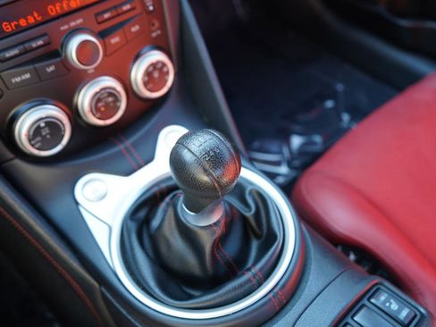 Used 2010 Nissan 370Z Touring w/ Sport Pkg image 39