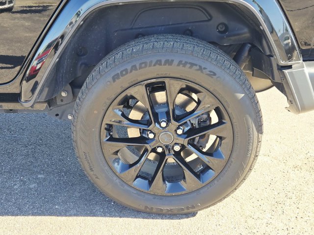 Used 2024 Jeep Wrangler Unlimited Sahara AWD/4WD image 6