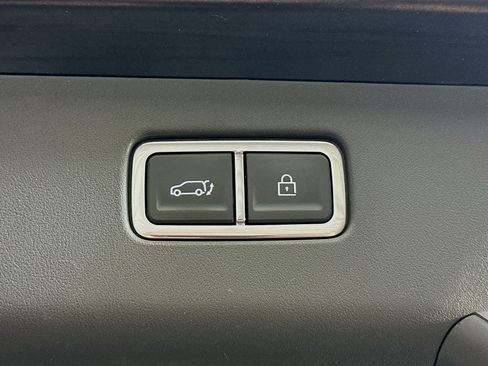 Used 2024 Kia EV9 GT-Line AWD/4WD image 30
