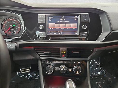 Used 2019 Volkswagen Jetta GLI FWD image 15