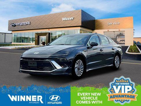 New 2025 Hyundai Sonata Limited image 1