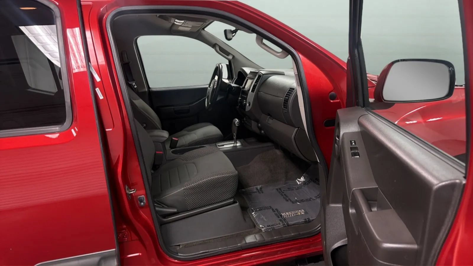 Used 2015 Nissan Xterra PRO-4X w/ Nevada Tow Package AWD/4WD image 21