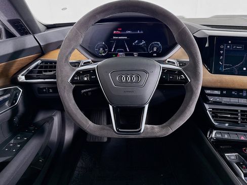 Used 2022 Audi e-tron GT Premium Plus image 5