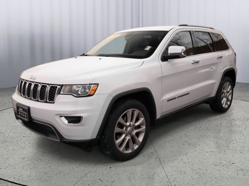 Used 2017 Jeep Grand Cherokee Limited image 18