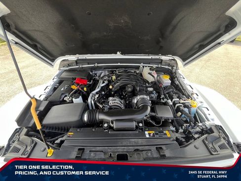 Used 2024 Jeep Wrangler Unlimited Rubicon AWD/4WD image 11