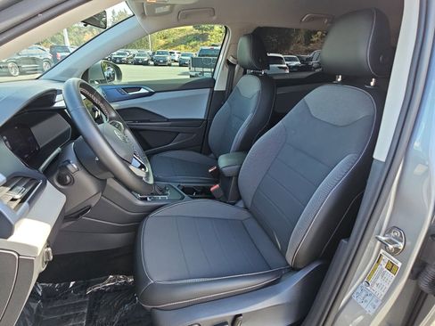 Used 2022 Volkswagen Taos SE image 14