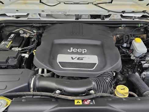 Used 2014 Jeep Wrangler Sport AWD/4WD image 25