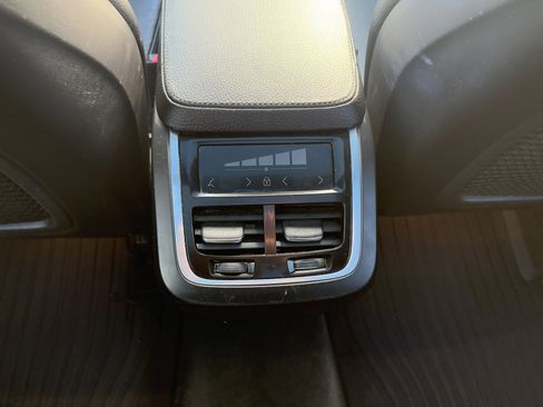 Used 2018 Volvo XC90 T6 Momentum w/ Convenience Package image 31