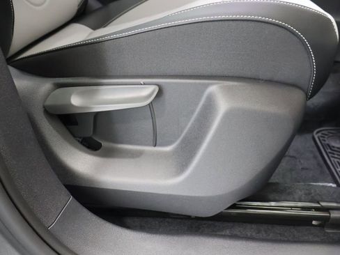 New 2026 Volkswagen Tiguan SE AWD/4WD image 22