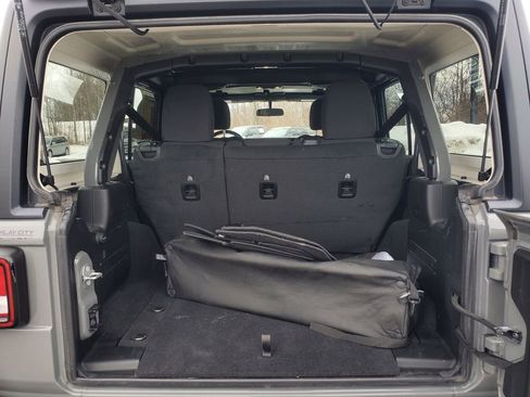 Used 2021 Jeep Wrangler Unlimited Sahara image 8