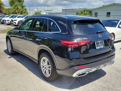Certified 2025 Mercedes-Benz GLC 300 image 4