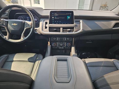 Used 2022 Chevrolet Suburban High Country w/ Premium Package 2 AWD/4WD image 24