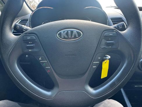 Used 2017 Kia Forte LX FWD image 28