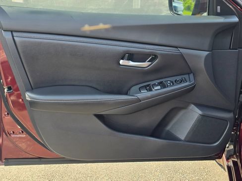 Used 2022 Nissan Sentra SV FWD image 12