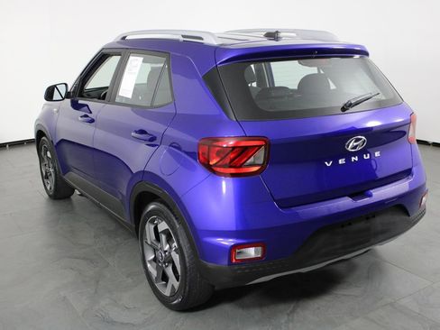 Certified 2023 Hyundai Venue SEL image 4