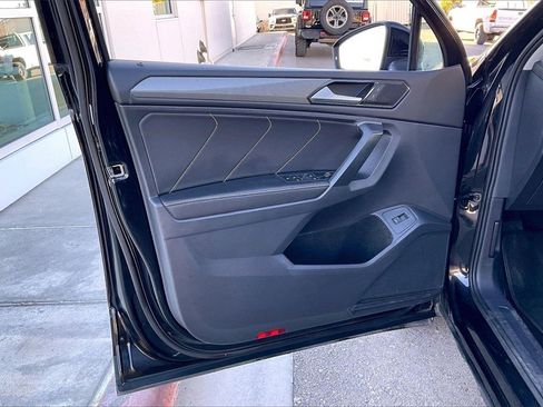 Used 2024 Volkswagen Tiguan SE image 22