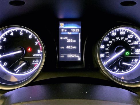 Used 2019 Toyota Camry SE image 19