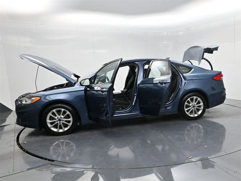 Used 2019 Ford Fusion SE image 52