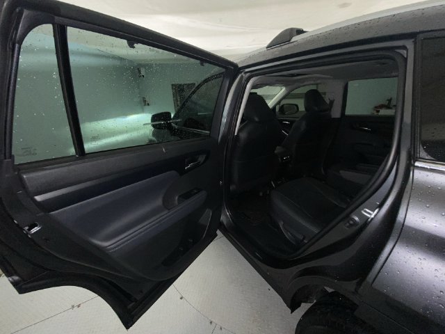Used 2025 Toyota Highlander XLE AWD/4WD image 23