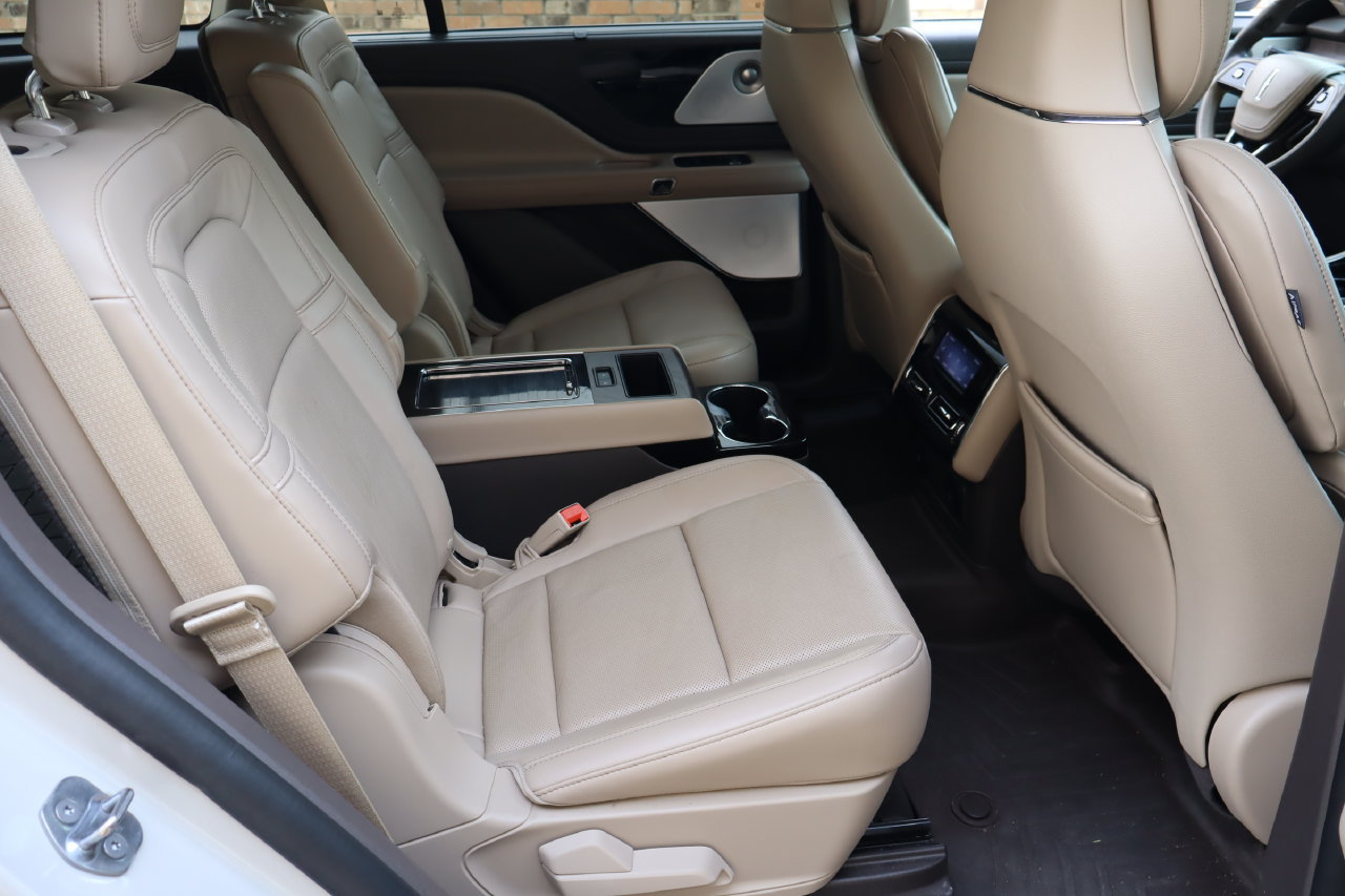 Used 2024 Lincoln Aviator Reserve w/ Equipment Group 201A RWD image 19