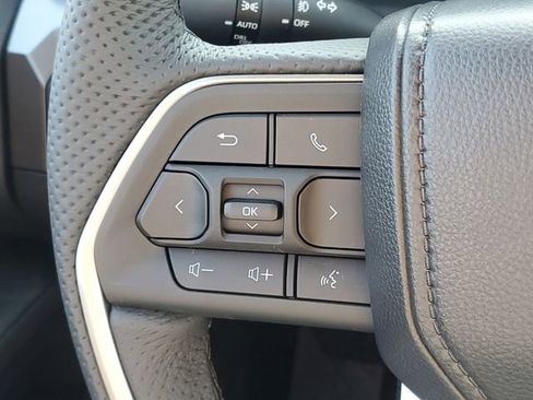 Used 2025 Toyota Tacoma TRD Sport image 14