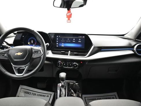 Used 2024 Chevrolet Trax LT w/ Driver Confidence Package image 19