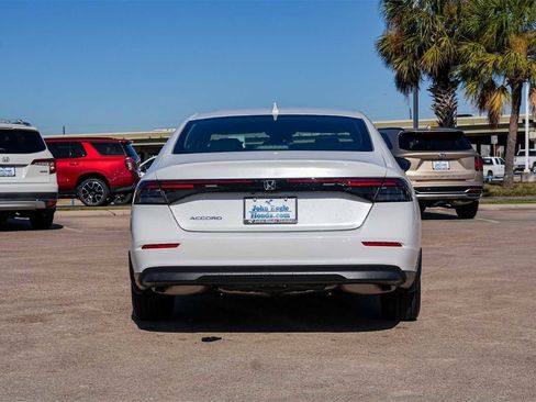 Certified 2023 Honda Accord EX image 5