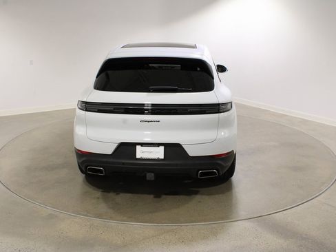 Used 2024 Porsche Cayenne image 4