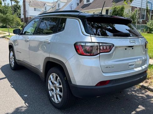 Used 2025 Jeep Compass Limited AWD/4WD image 8