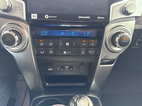 Used 2022 Toyota 4Runner Limited AWD/4WD image 23