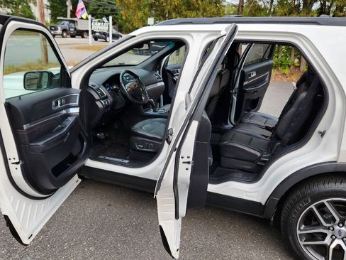Used 2018 Ford Explorer Sport w/ Equipment Group 401A AWD/4WD image 25