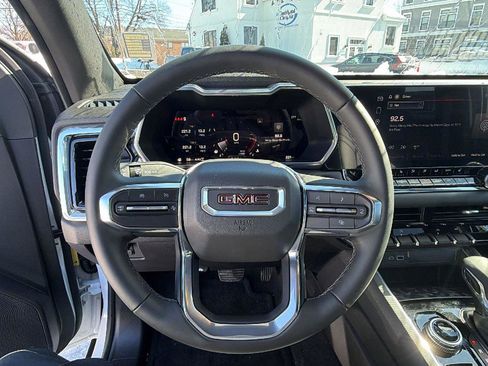 New 2025 GMC Canyon Elevation w/ Convenience Package image 17