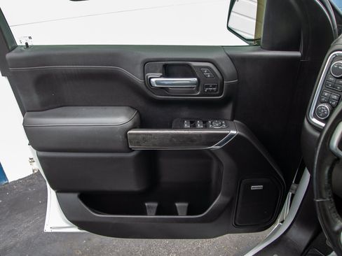 Used 2020 Chevrolet Silverado 1500 LTZ w/ LTZ Premium Package AWD/4WD image 11