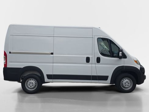 Used 2024 RAM ProMaster 2500 w/ Convenience Group FWD image 7