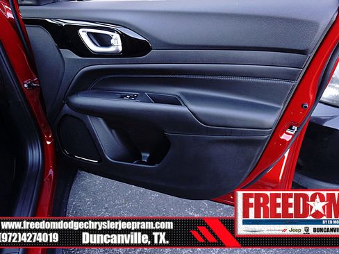 New 2026 Jeep Compass Latitude image 41