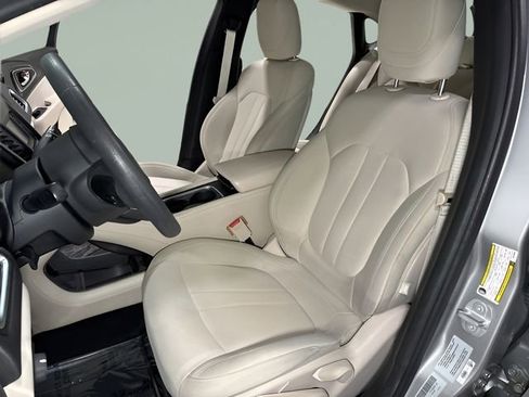 Used 2016 Chrysler 200 Limited image 17