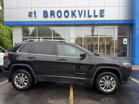 Used 2019 Jeep Cherokee Latitude Plus w/ Cold Weather Group AWD/4WD image 7