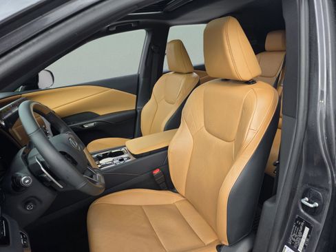 Used 2025 Lexus RX 350 AWD image 12