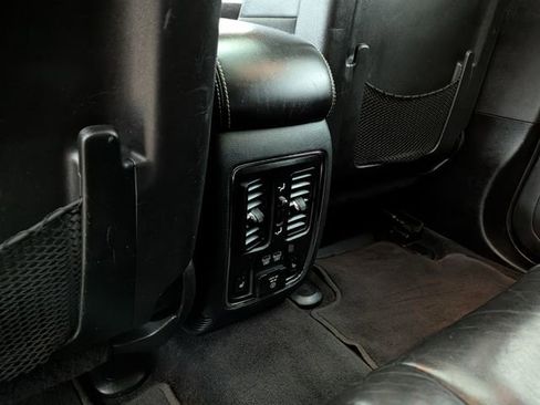 Used 2017 Jeep Grand Cherokee Limited w/ Luxury Group II image 18