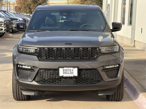 New 2025 Jeep Grand Cherokee Limited w/ Black Appearance Package image 3