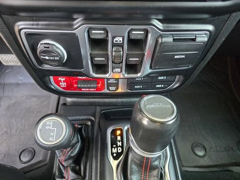 Certified 2022 Jeep Gladiator Rubicon w/ LED Lighting Group AWD/4WD image 16