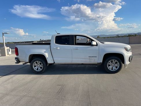 Used 2022 Chevrolet Colorado LT RWD image 3