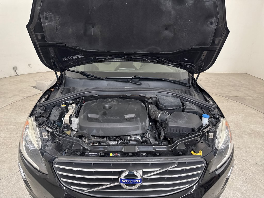 Used 2016 Volvo XC60 T6 w/ Climate Package AWD/4WD image 32