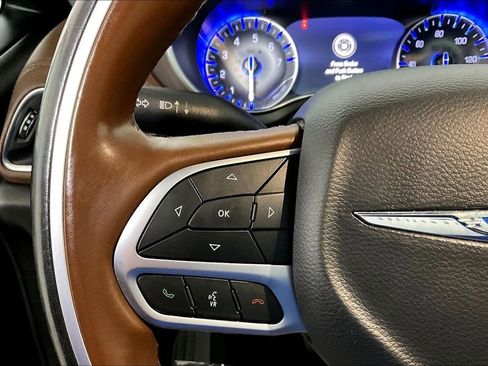 Used 2020 Chrysler Pacifica Limited w/ Tire & Wheel Group image 18