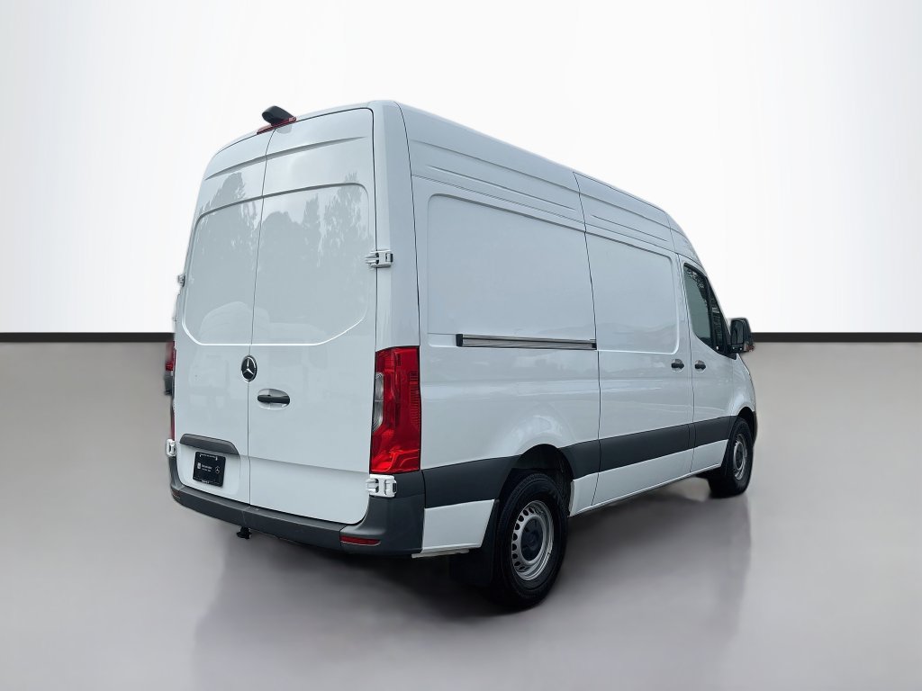 Used 2025 Mercedes-Benz Sprinter 2500 image 5