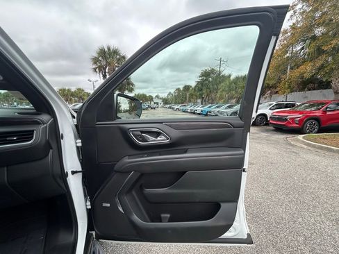 Used 2024 Chevrolet Suburban LT image 28