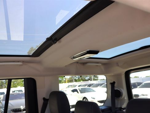 Used 2016 Land Rover LR4 HSE LUX image 28