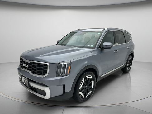 Used 2025 Kia Telluride S AWD/4WD image 3